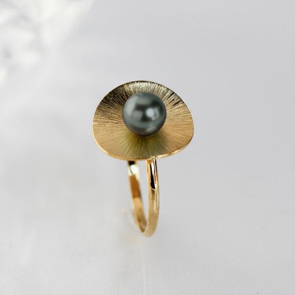 Bague-Athena-Vermeil-24k--perle-de-culture-grise-Sanguti-Paris