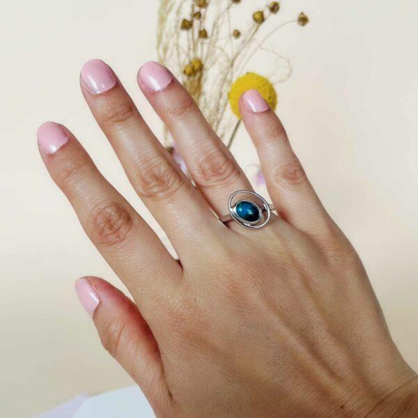 Bague-Vlactée-argent-recyclé Bague argent recyclé sertie d'un chrysocolle cabochon.