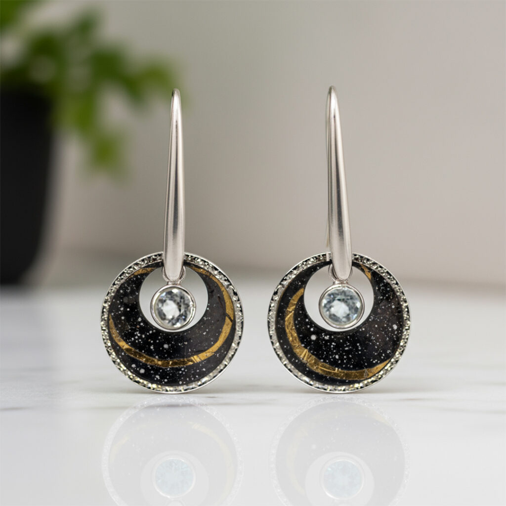 Boucles-d’oreilles-Éclats-de-Supernova-Argent–Design-Minimaliste-Cosmos-Sanguti-Paris