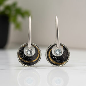 Boucles-d’oreilles-Éclats-de-Supernova-Argent–Design-Minimaliste-Cosmos-Sanguti-Paris