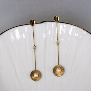 Boucles-d'oreilles-Pendantes-ZOE-Vermeil-or-jaune-24K-Perle-de-culture-Sanguti-Paris