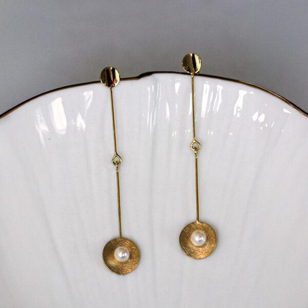 Boucles-d'oreilles-Pendantes-ZOE-Vermeil-or-jaune-24K-Perle-de-culture-Sanguti-Paris