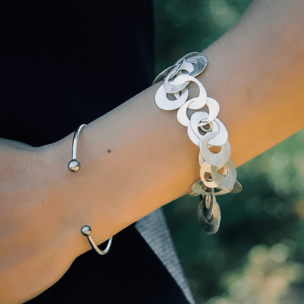 Bracelet-argent-perles-de-culture-grises2-sanguti-paris