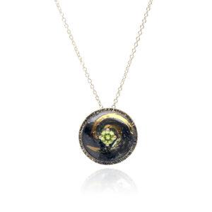 Collier-galaxie-or-argent-patine-noire-peridot