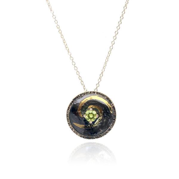 Collier-galaxie-or-argent-patine-noire-peridot Collier-galaxie-or-argent-patine-noire-peridot