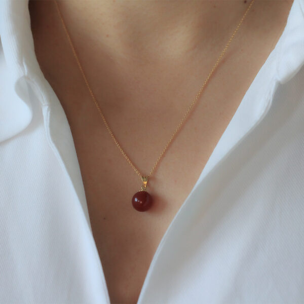 Pendentif-Cornaline-vermeil 24k - Sanguti Paris Pendentif minimaliste cornaline vermeil 24K