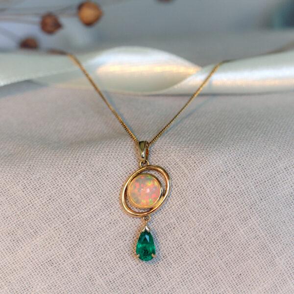 Pendentif-éthique- or jaune Fairmined- Émeraude-Colombie--opale-Éthyopie-Lagoon-Nebula-Sanguti-Paris