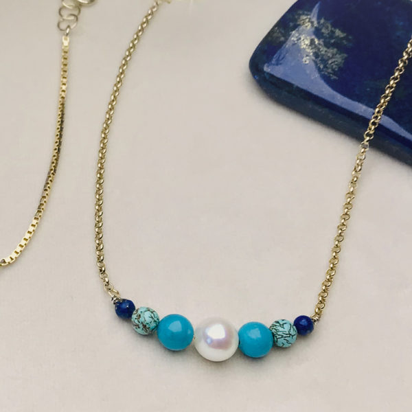 collier-bien-être-vermeil-or-jaune-18K-turquoise-lapis-lazuli-perle-sanguti-paris